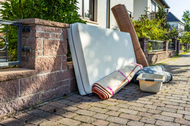 Best Mattress Removal Service  in Holly, MI